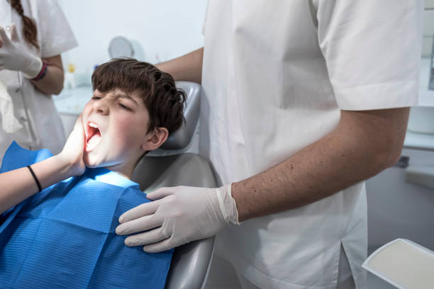 Best Emergency Tooth Extraction in Pearl Beach, MI