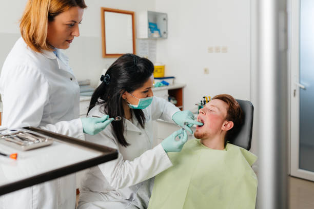 Best Emergency Tooth Extraction in Pearl Beach, MI